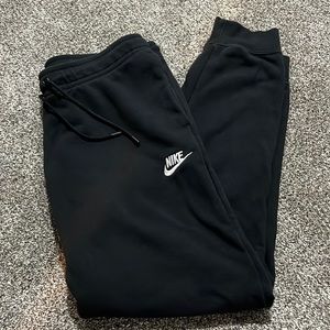 Nike Sportswear Essential Women's Fleece Pants